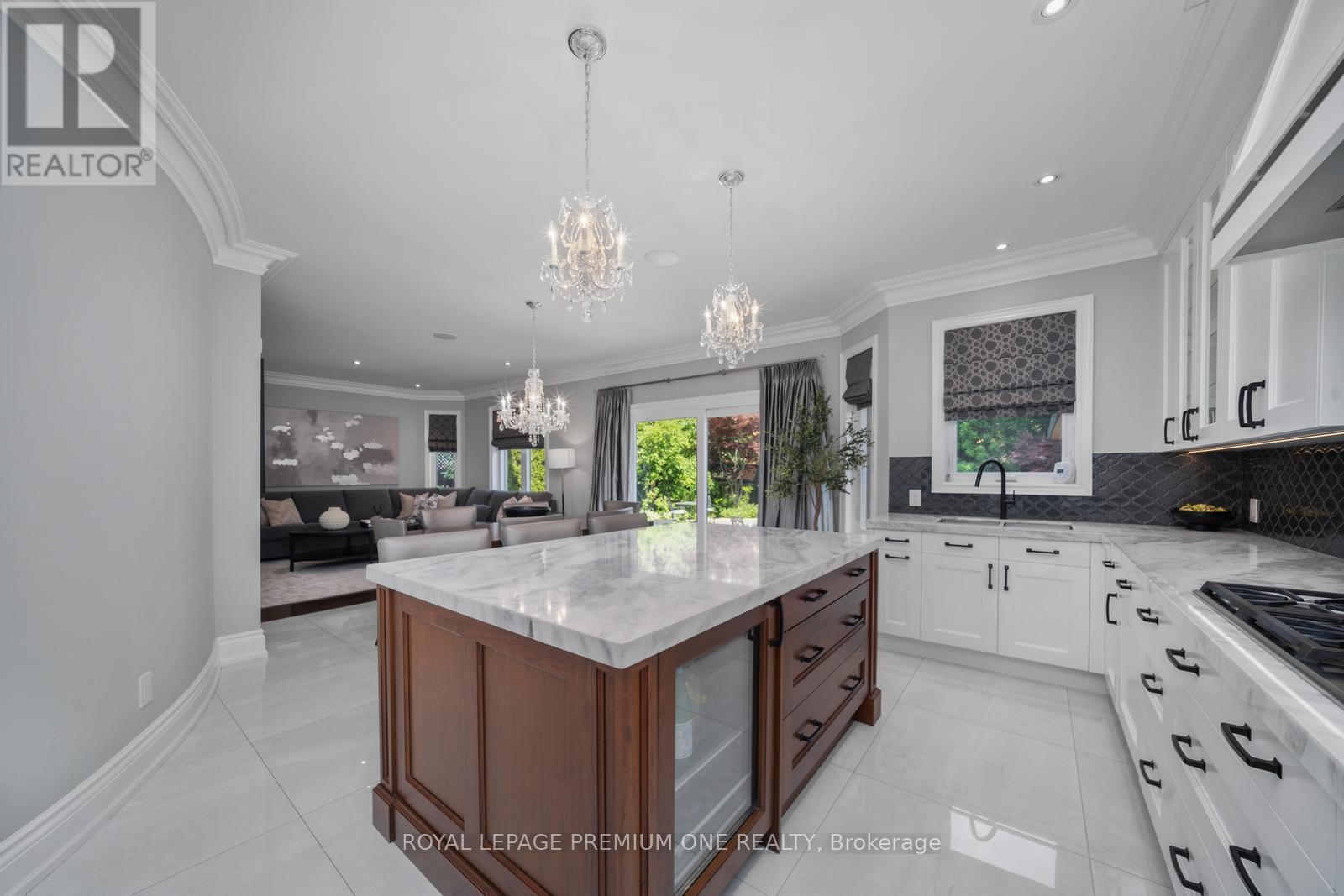 












28 JOHNSWOOD CRESCENT

,
Vaughan,




Ontario
L4H2K7

