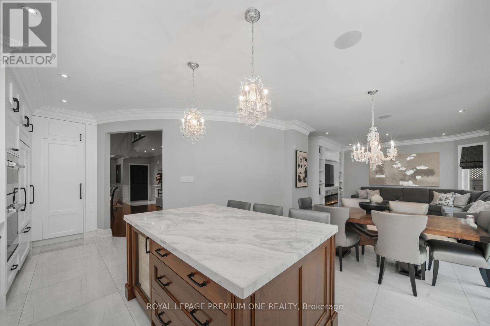 












28 JOHNSWOOD CRESCENT

,
Vaughan,




Ontario
L4H2K7

