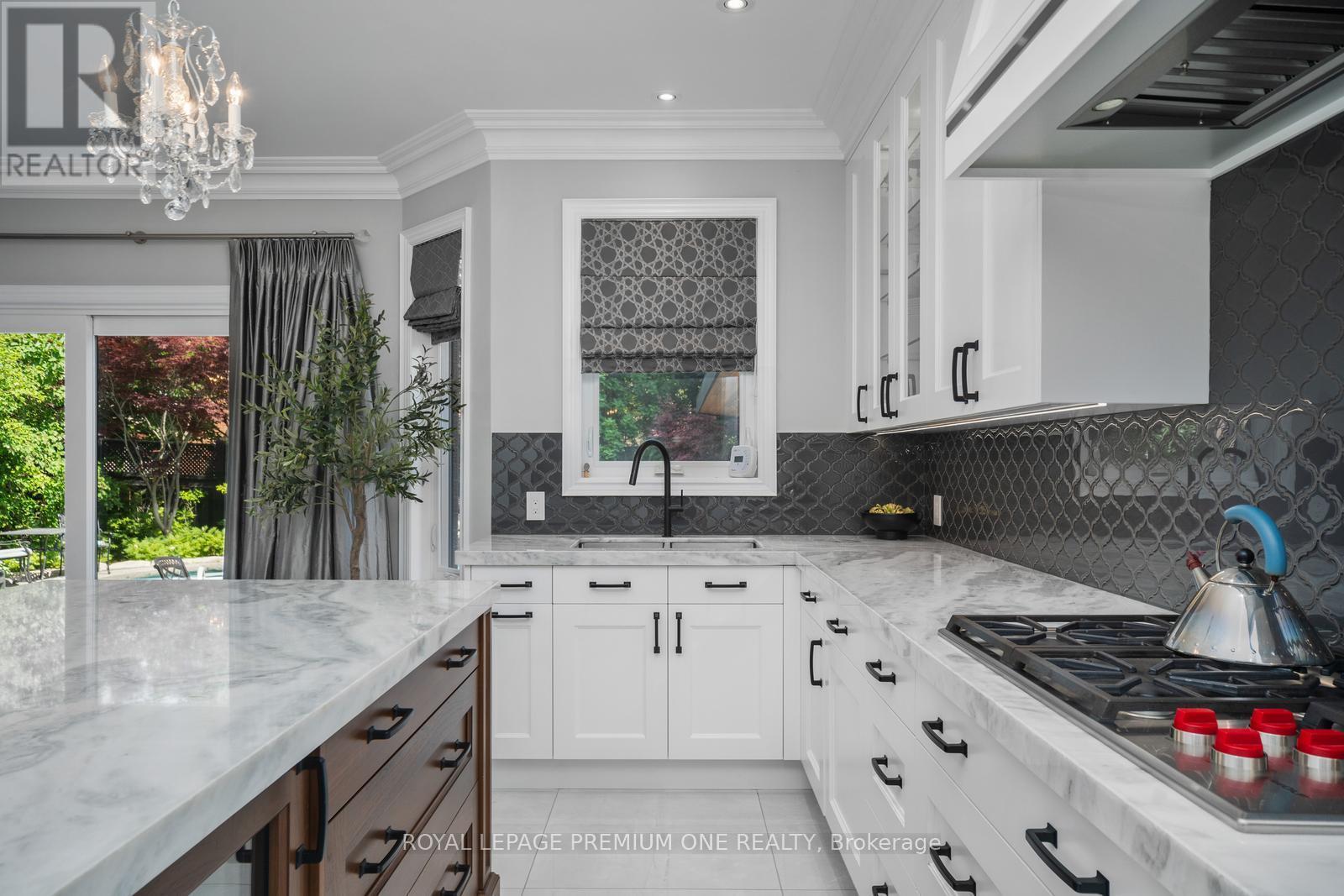 












28 JOHNSWOOD CRESCENT

,
Vaughan,




Ontario
L4H2K7

