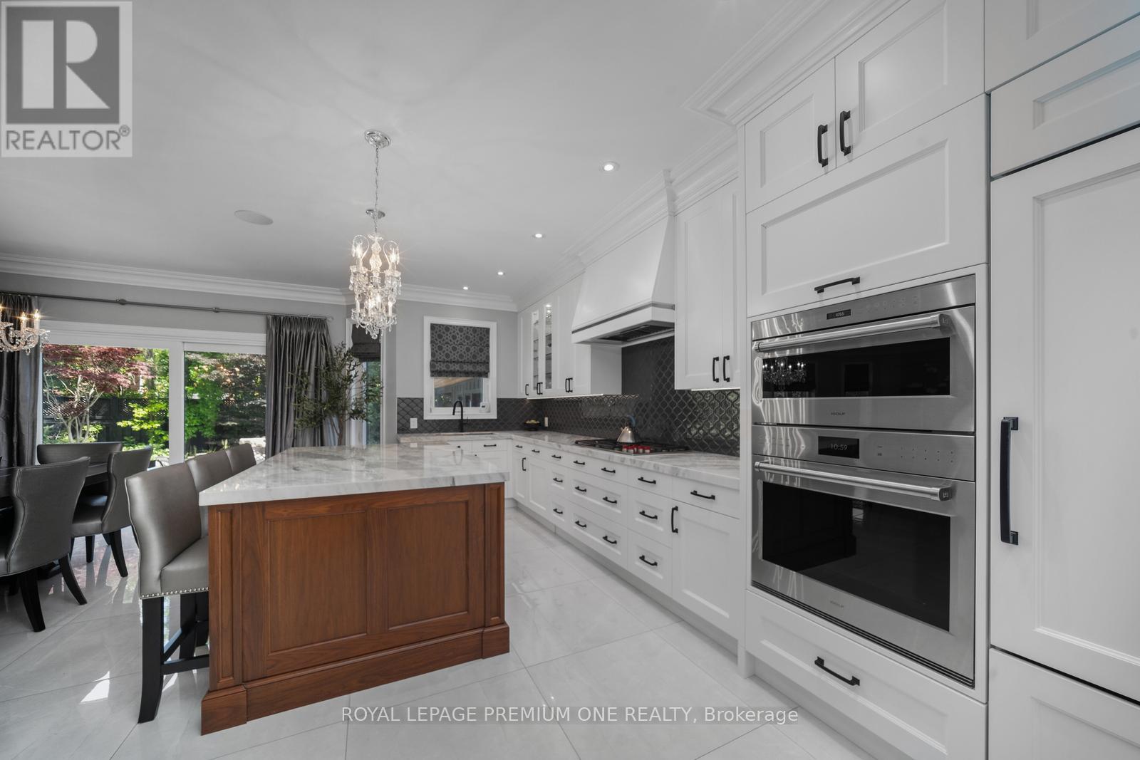 












28 JOHNSWOOD CRESCENT

,
Vaughan,




Ontario
L4H2K7

