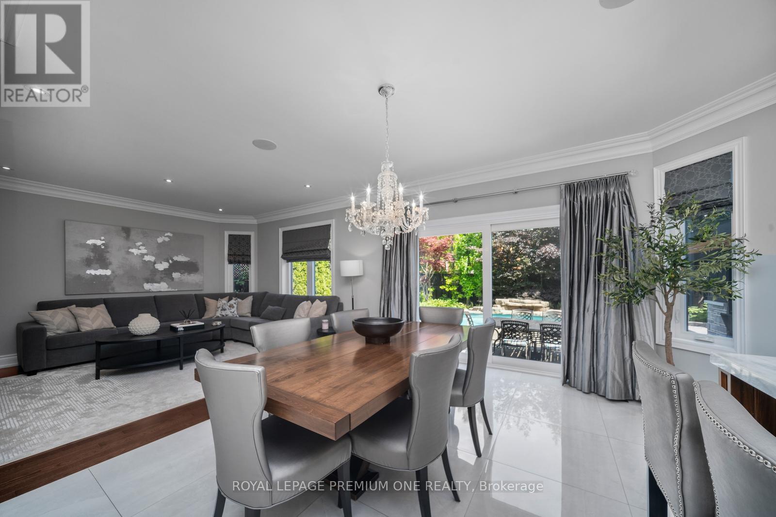 












28 JOHNSWOOD CRESCENT

,
Vaughan,




Ontario
L4H2K7

