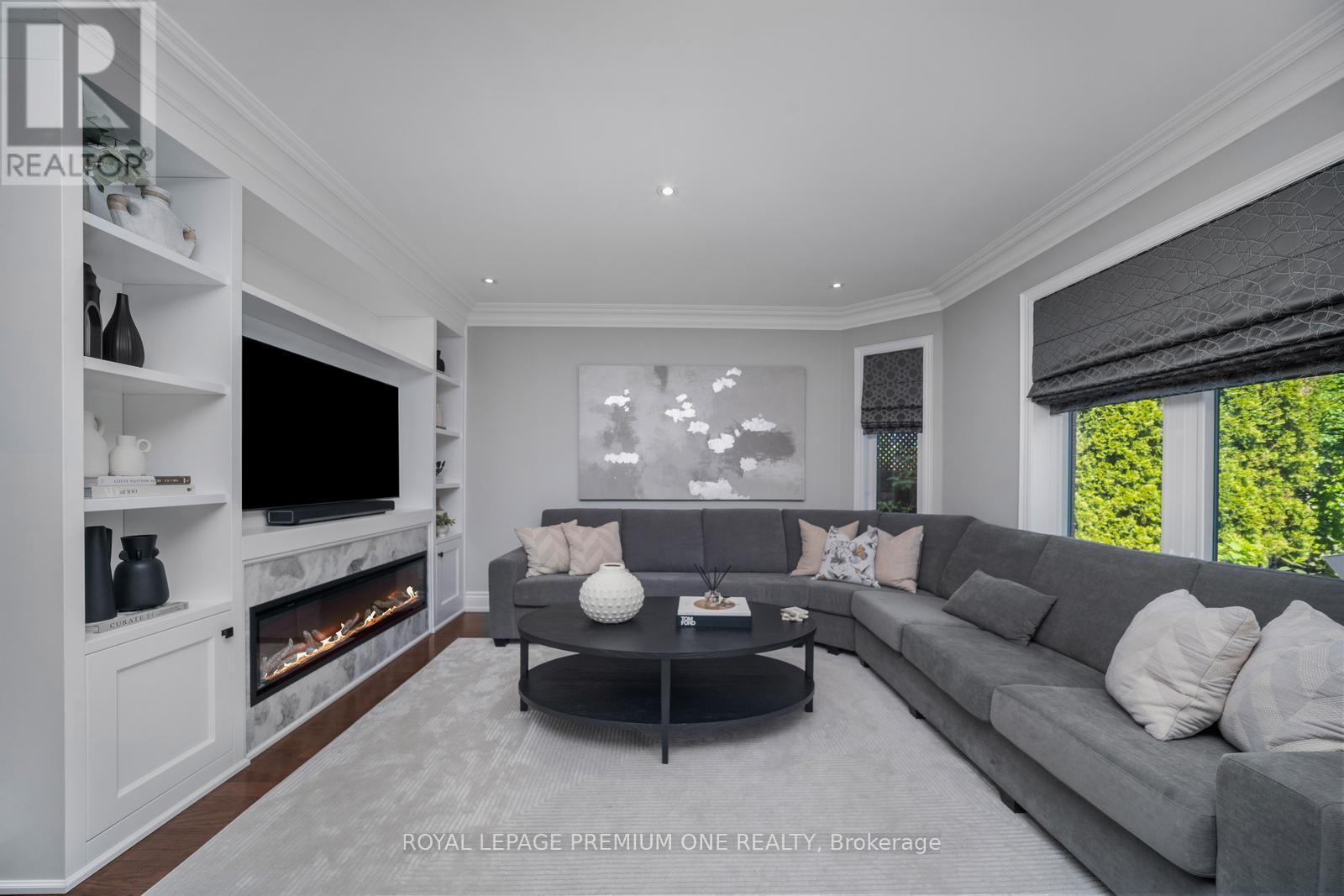 












28 JOHNSWOOD CRESCENT

,
Vaughan,




Ontario
L4H2K7


