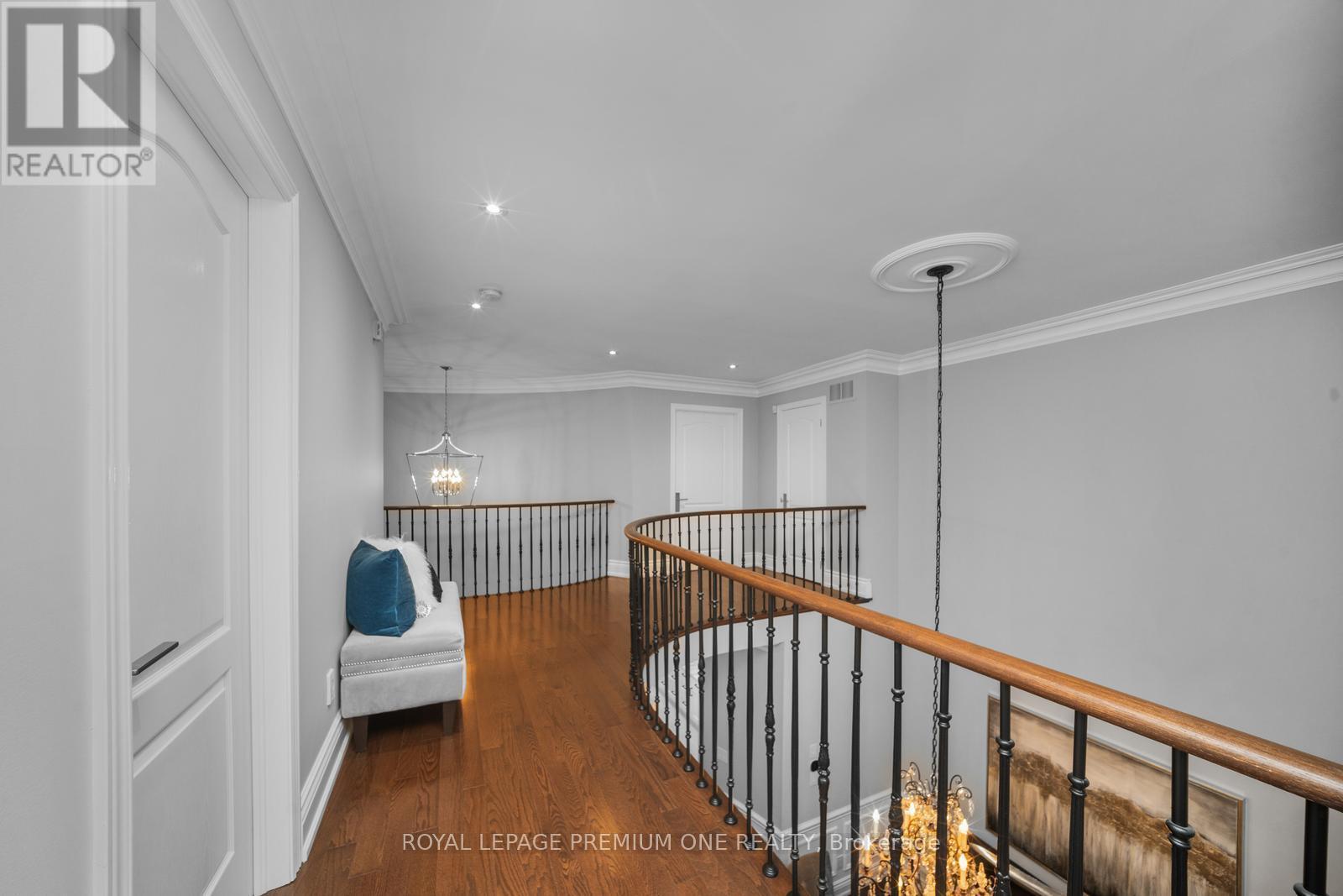 












28 JOHNSWOOD CRESCENT

,
Vaughan,




Ontario
L4H2K7

