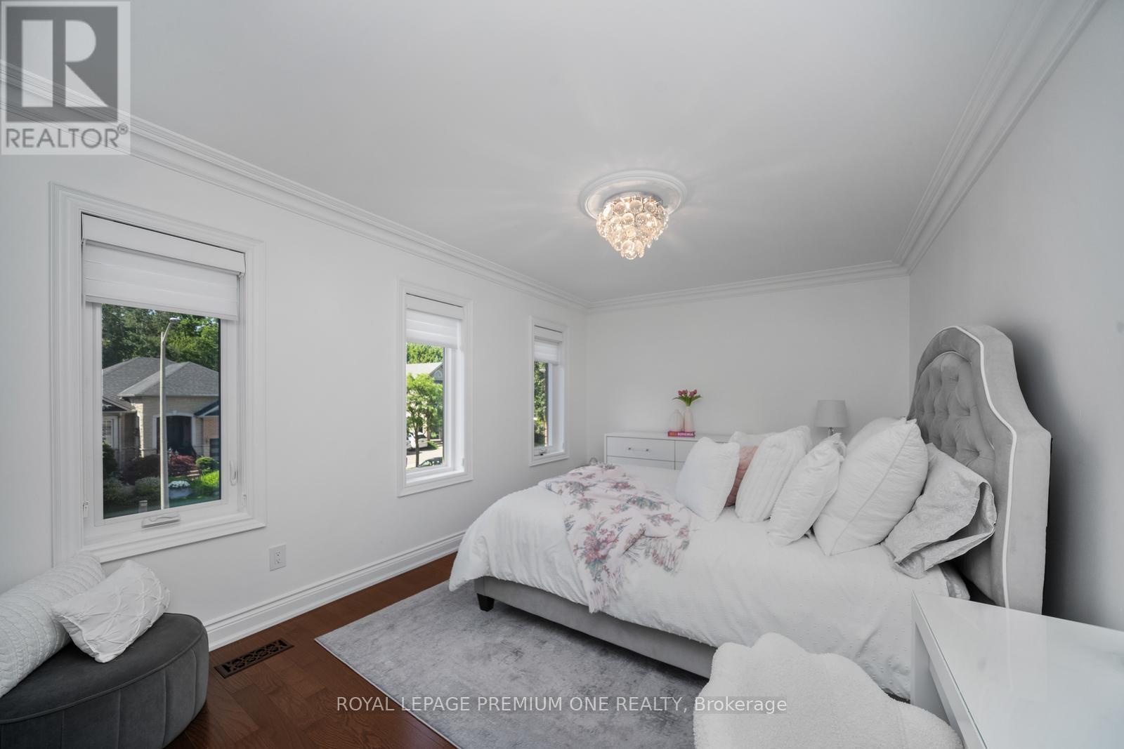 












28 JOHNSWOOD CRESCENT

,
Vaughan,




Ontario
L4H2K7

