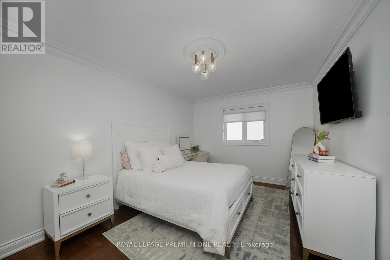 












28 JOHNSWOOD CRESCENT

,
Vaughan,




Ontario
L4H2K7

