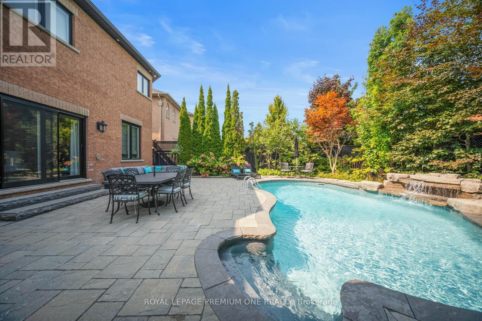 












28 JOHNSWOOD CRESCENT

,
Vaughan,




Ontario
L4H2K7


