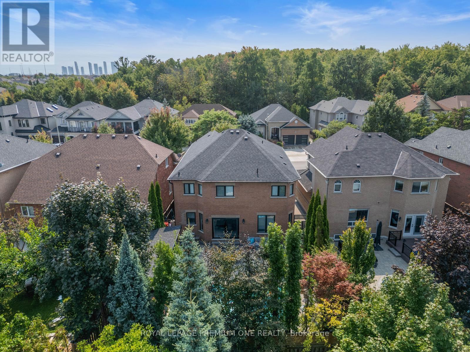












28 JOHNSWOOD CRESCENT

,
Vaughan,




Ontario
L4H2K7

