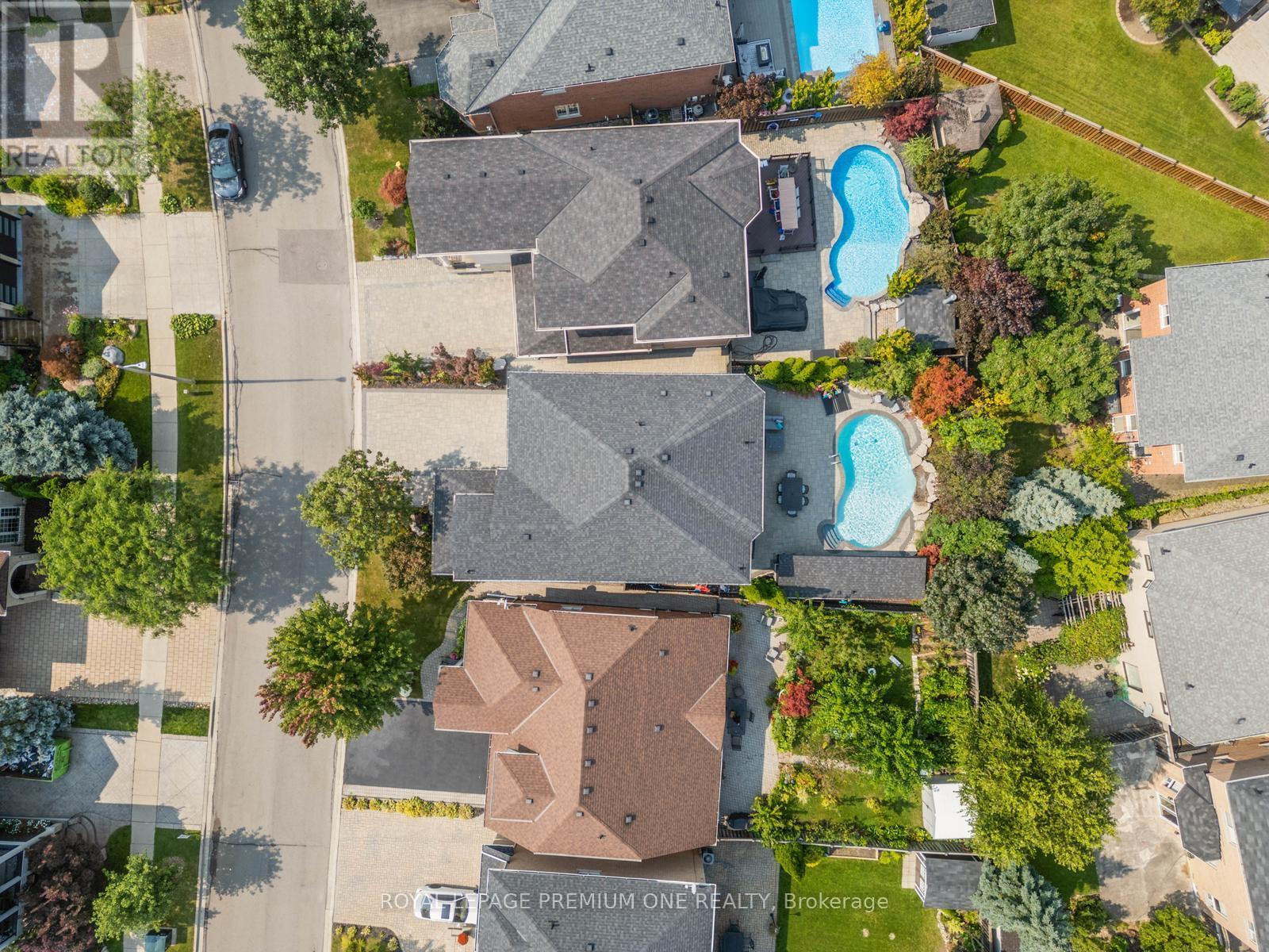 












28 JOHNSWOOD CRESCENT

,
Vaughan,




Ontario
L4H2K7

