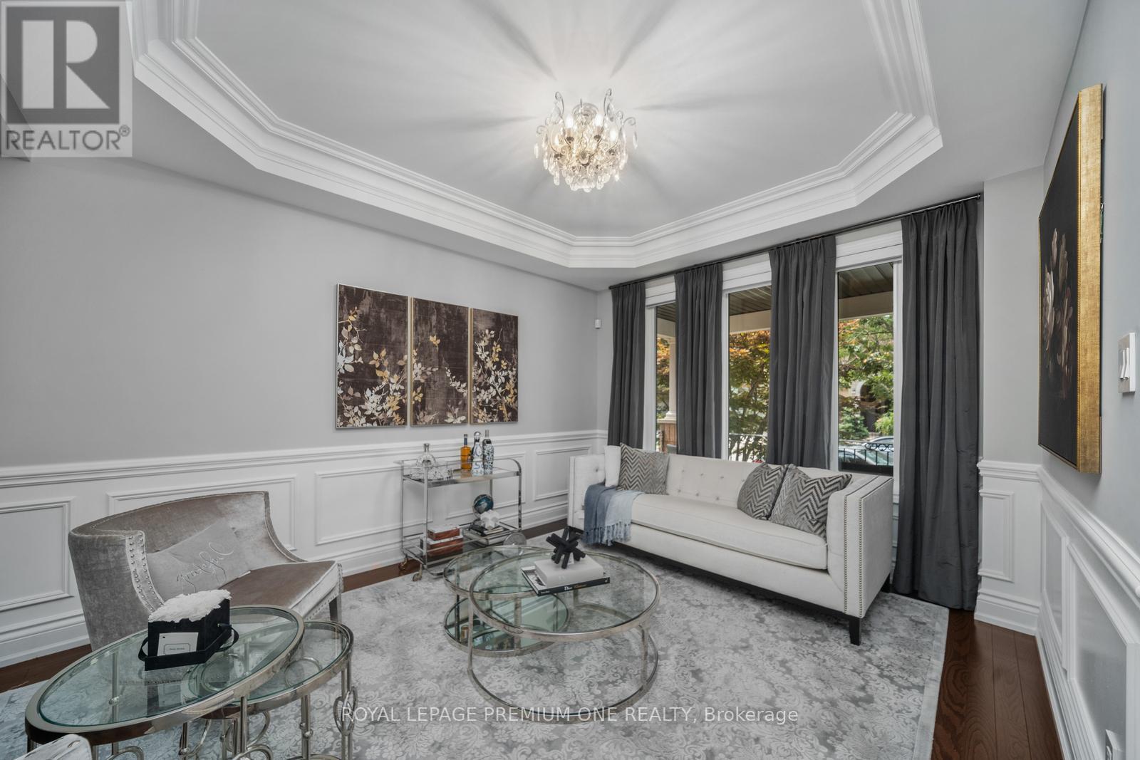 












28 JOHNSWOOD CRESCENT

,
Vaughan,




Ontario
L4H2K7

