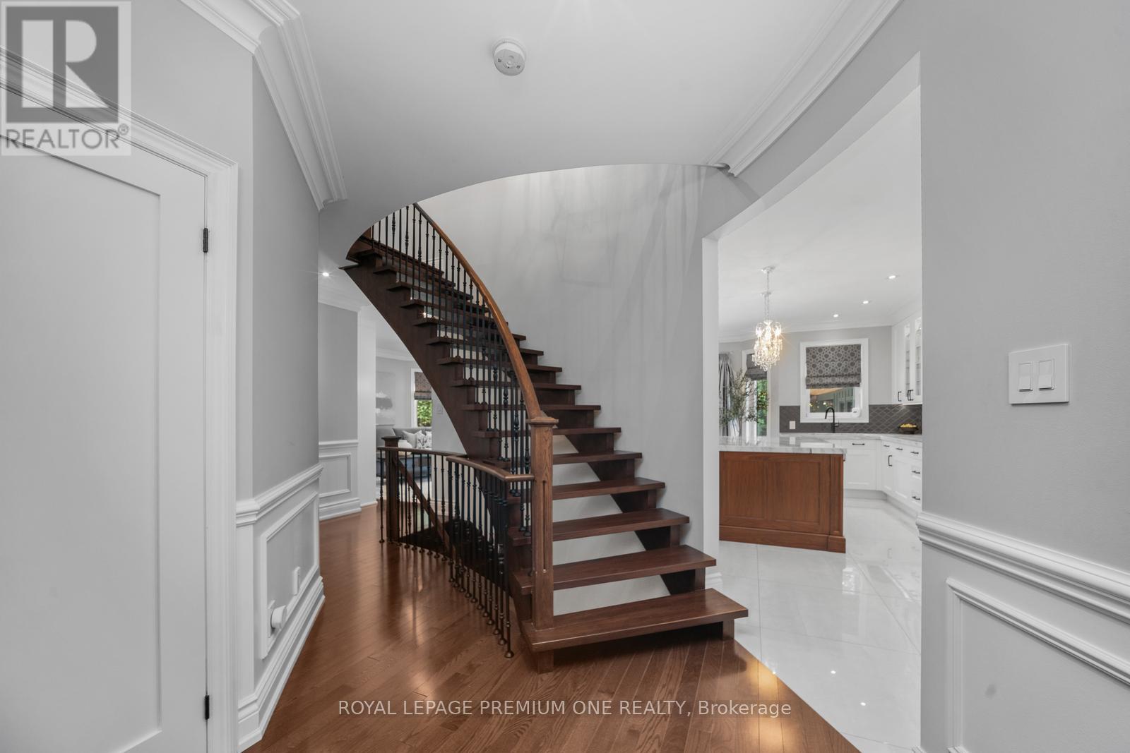 












28 JOHNSWOOD CRESCENT

,
Vaughan,




Ontario
L4H2K7

