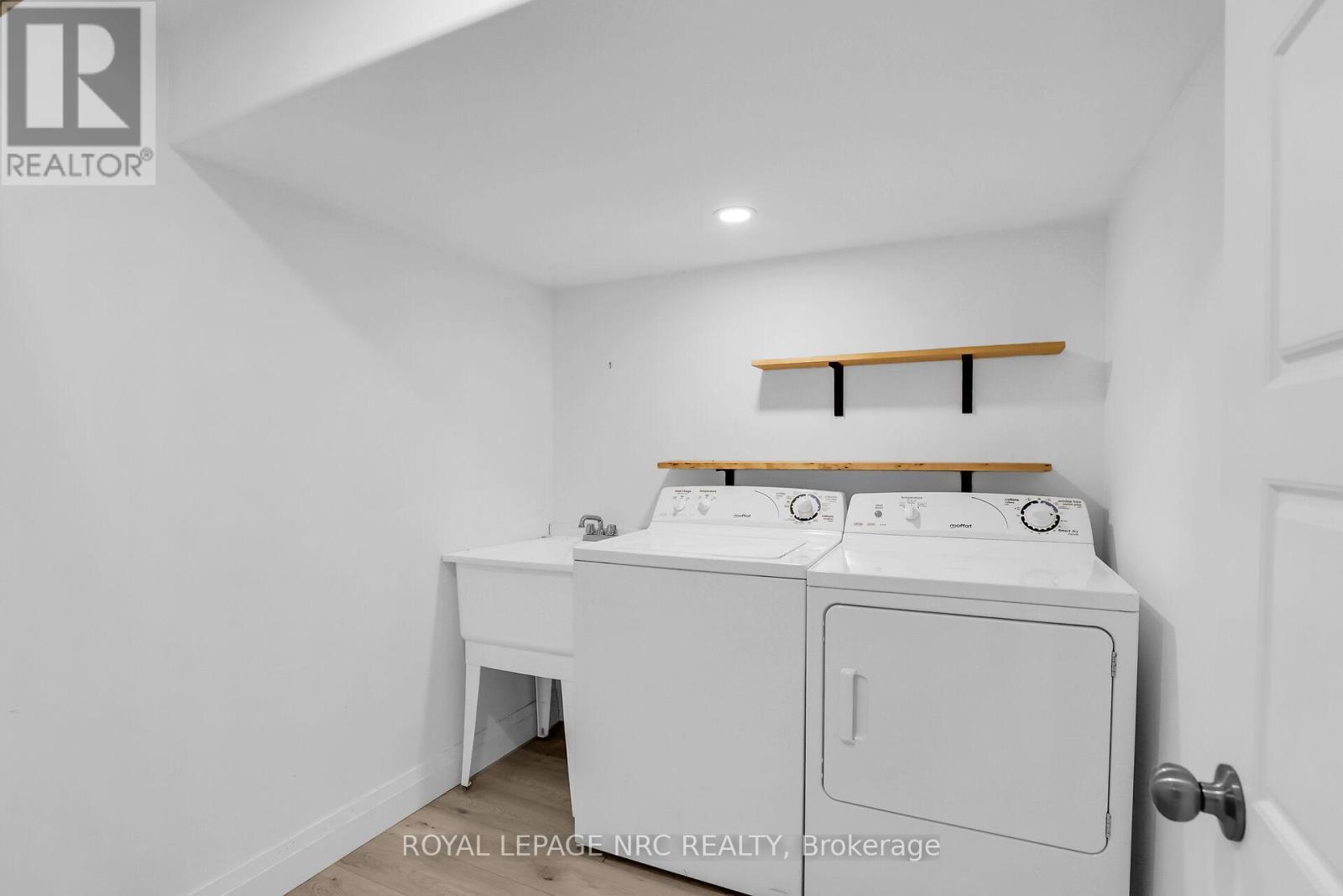 












30 - 290 BARTON STREET W

,
Hamilton (Strathcona),




Ontario
L8R3P3

