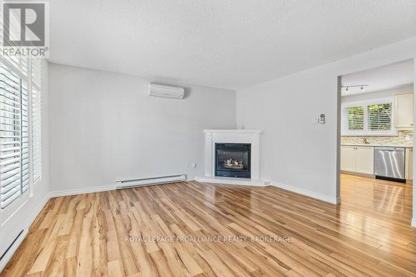 












409 REGENT STREET

,
Kingston (Kingston East (Incl Barret Crt)),




Ontario
K7K5P8


