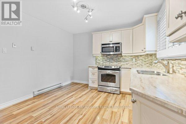 












409 REGENT STREET

,
Kingston (Kingston East (Incl Barret Crt)),




Ontario
K7K5P8

