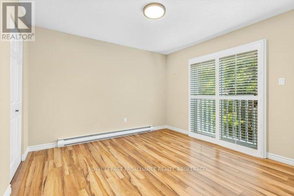 












409 REGENT STREET

,
Kingston (Kingston East (Incl Barret Crt)),




Ontario
K7K5P8

