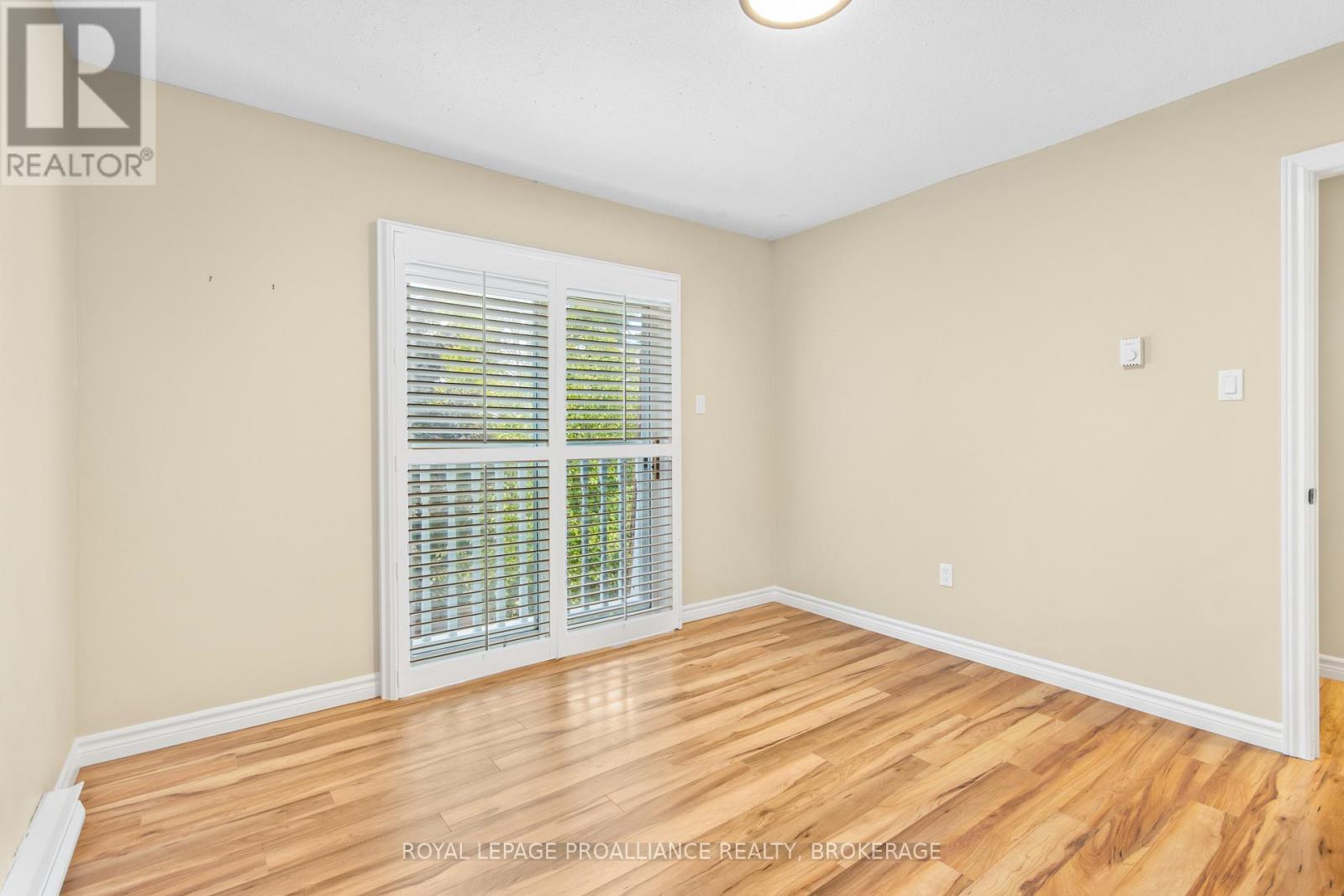 












409 REGENT STREET

,
Kingston (Kingston East (Incl Barret Crt)),




Ontario
K7K5P8

