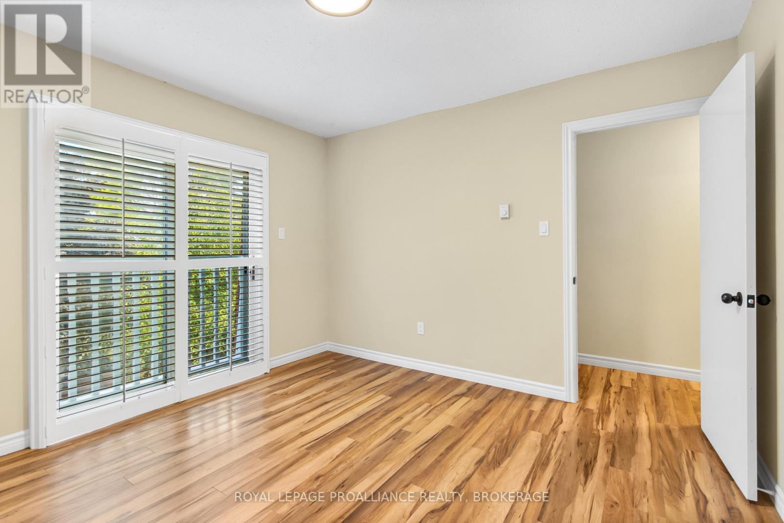 












409 REGENT STREET

,
Kingston (Kingston East (Incl Barret Crt)),




Ontario
K7K5P8

