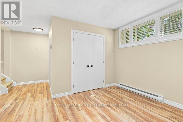












409 REGENT STREET

,
Kingston (Kingston East (Incl Barret Crt)),




Ontario
K7K5P8

