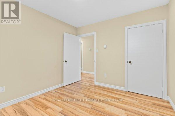 












409 REGENT STREET

,
Kingston (Kingston East (Incl Barret Crt)),




Ontario
K7K5P8

