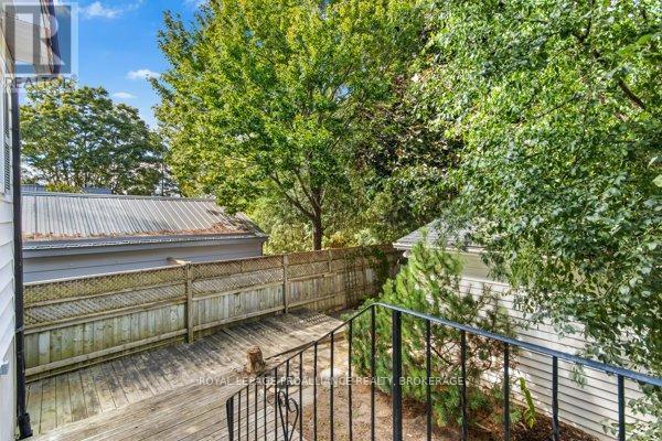 












409 REGENT STREET

,
Kingston (Kingston East (Incl Barret Crt)),




Ontario
K7K5P8

