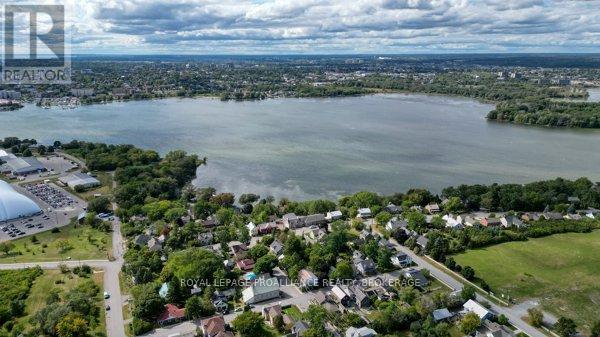 












409 REGENT STREET

,
Kingston (Kingston East (Incl Barret Crt)),




Ontario
K7K5P8

