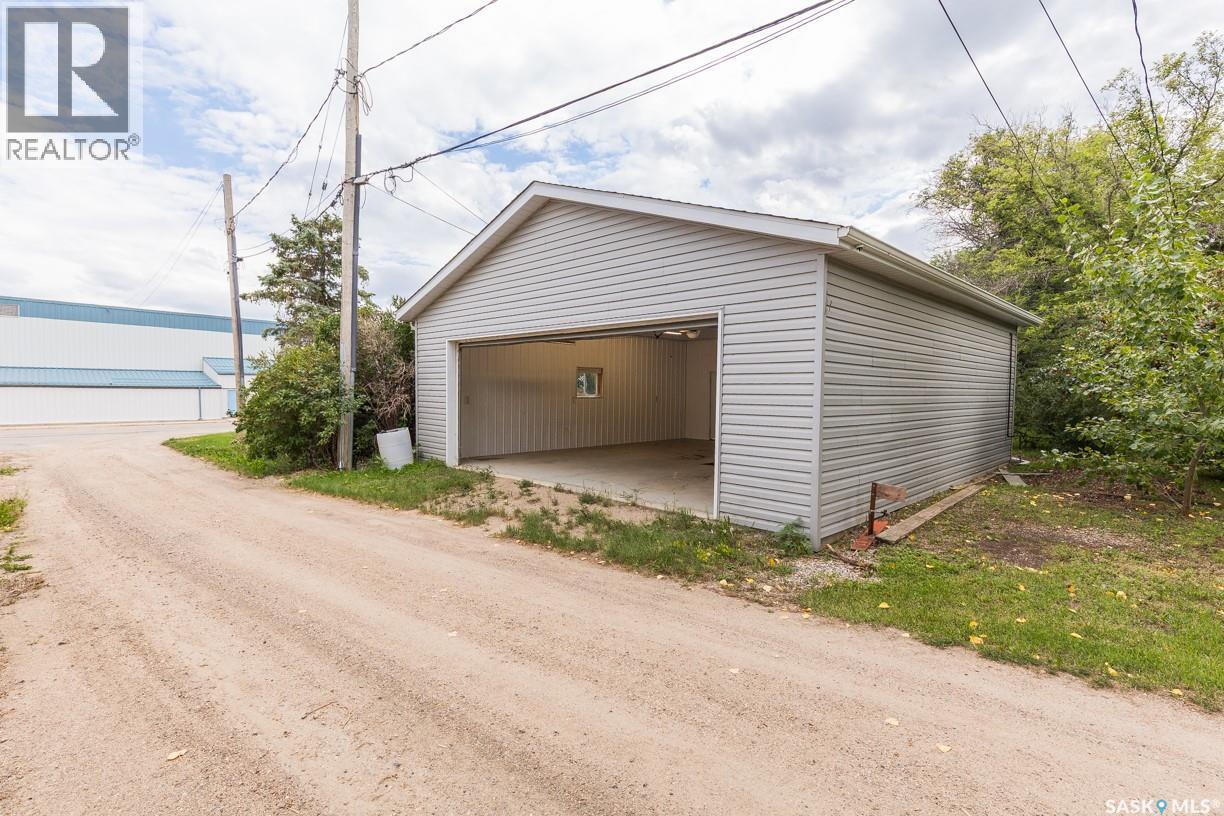 












218 Bosworth STREET

,
Kerrobert,




Saskatchewan
S0L1R0

