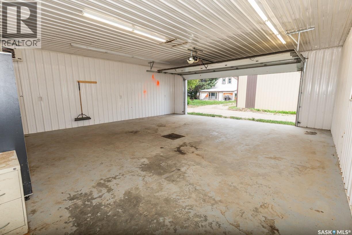 












218 Bosworth STREET

,
Kerrobert,




Saskatchewan
S0L1R0

