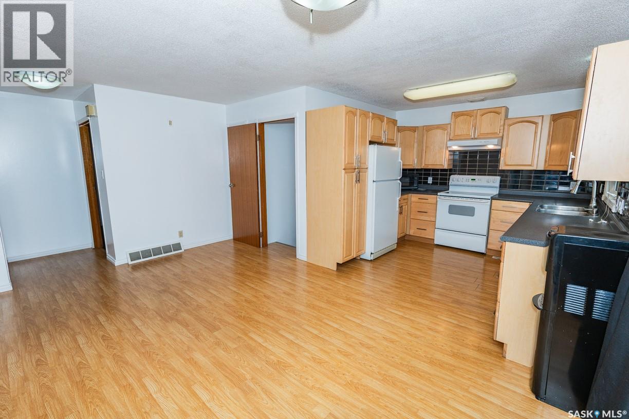 












218 Bosworth STREET

,
Kerrobert,




Saskatchewan
S0L1R0

