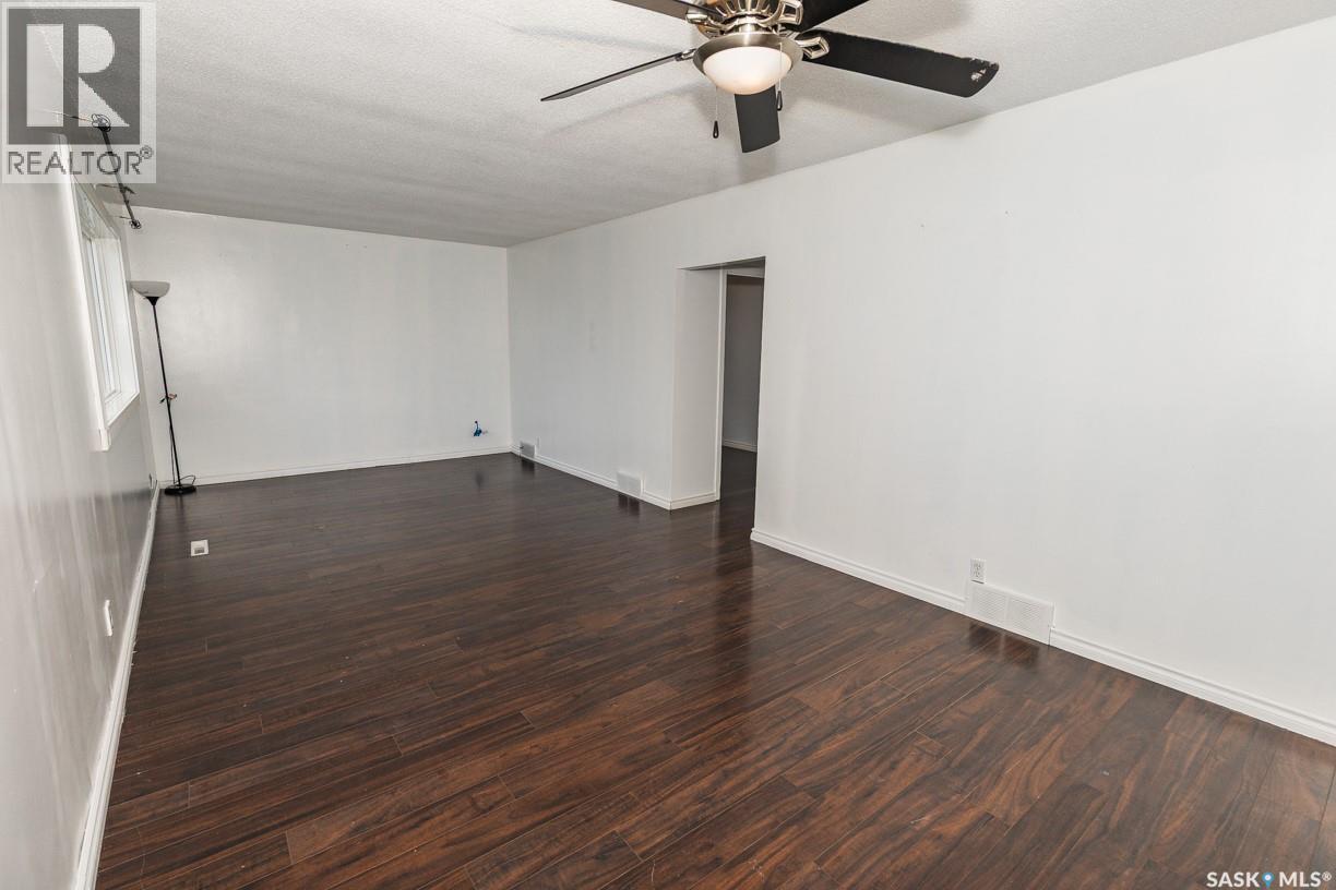 












218 Bosworth STREET

,
Kerrobert,




Saskatchewan
S0L1R0

