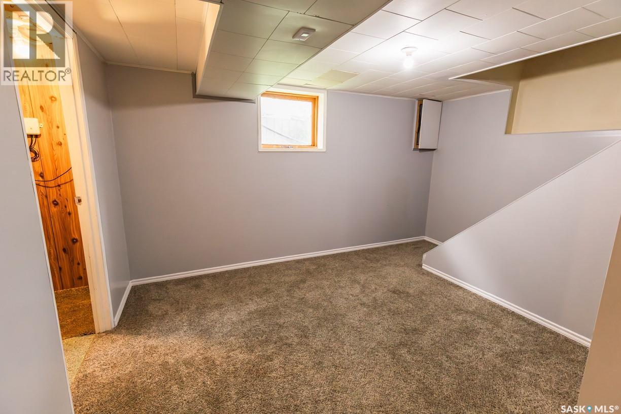 












218 Bosworth STREET

,
Kerrobert,




Saskatchewan
S0L1R0

