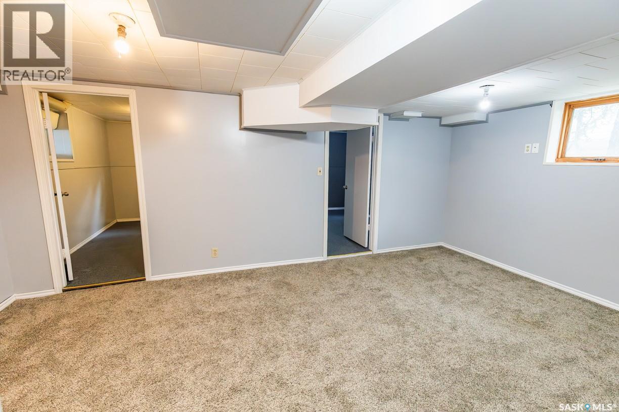 












218 Bosworth STREET

,
Kerrobert,




Saskatchewan
S0L1R0

