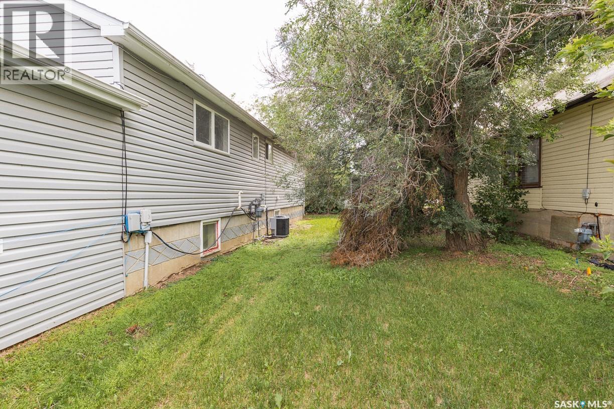 












218 Bosworth STREET

,
Kerrobert,




Saskatchewan
S0L1R0

