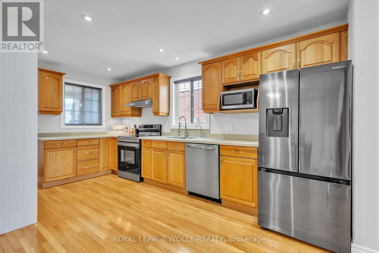 












50 INGE COURT

,
Kitchener,




Ontario
N2K3V7

