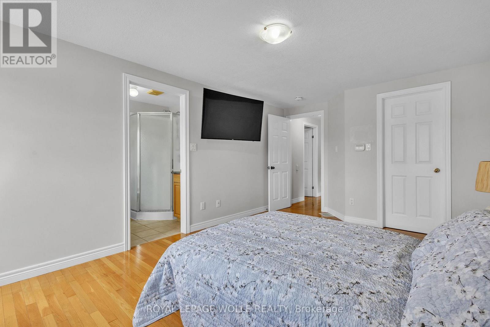 












50 INGE COURT

,
Kitchener,




Ontario
N2K3V7

