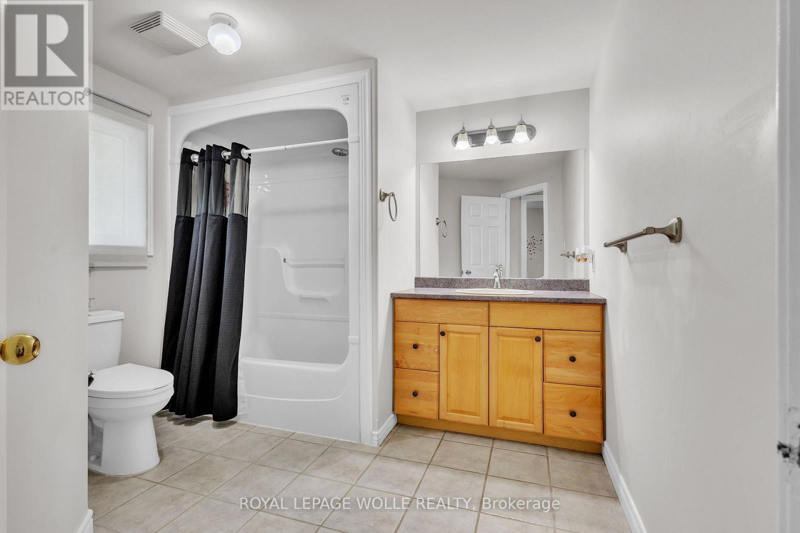 












50 INGE COURT

,
Kitchener,




Ontario
N2K3V7

