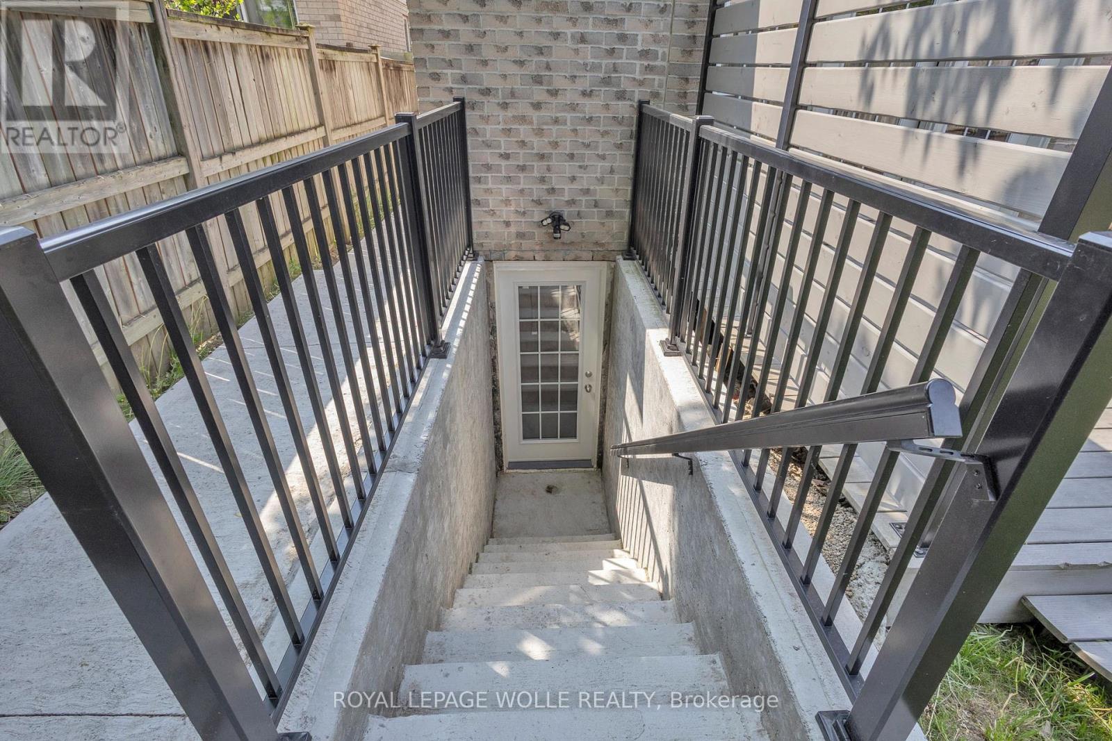 












50 INGE COURT

,
Kitchener,




Ontario
N2K3V7

