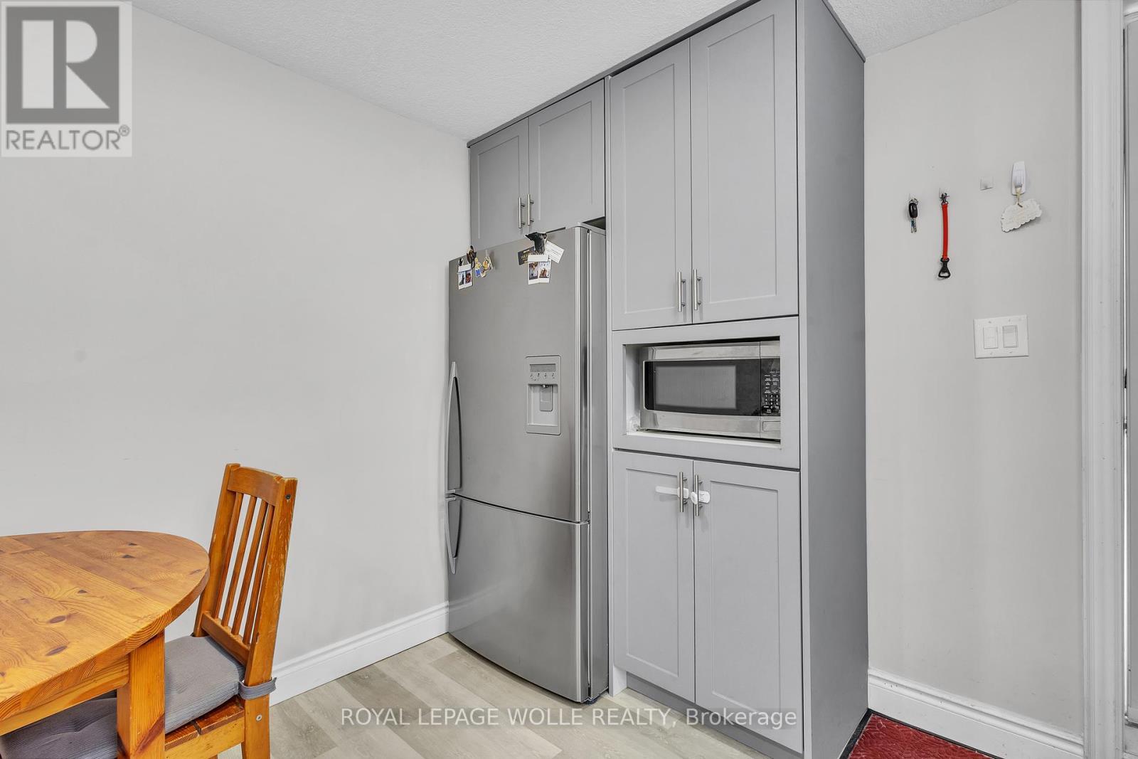 












50 INGE COURT

,
Kitchener,




Ontario
N2K3V7

