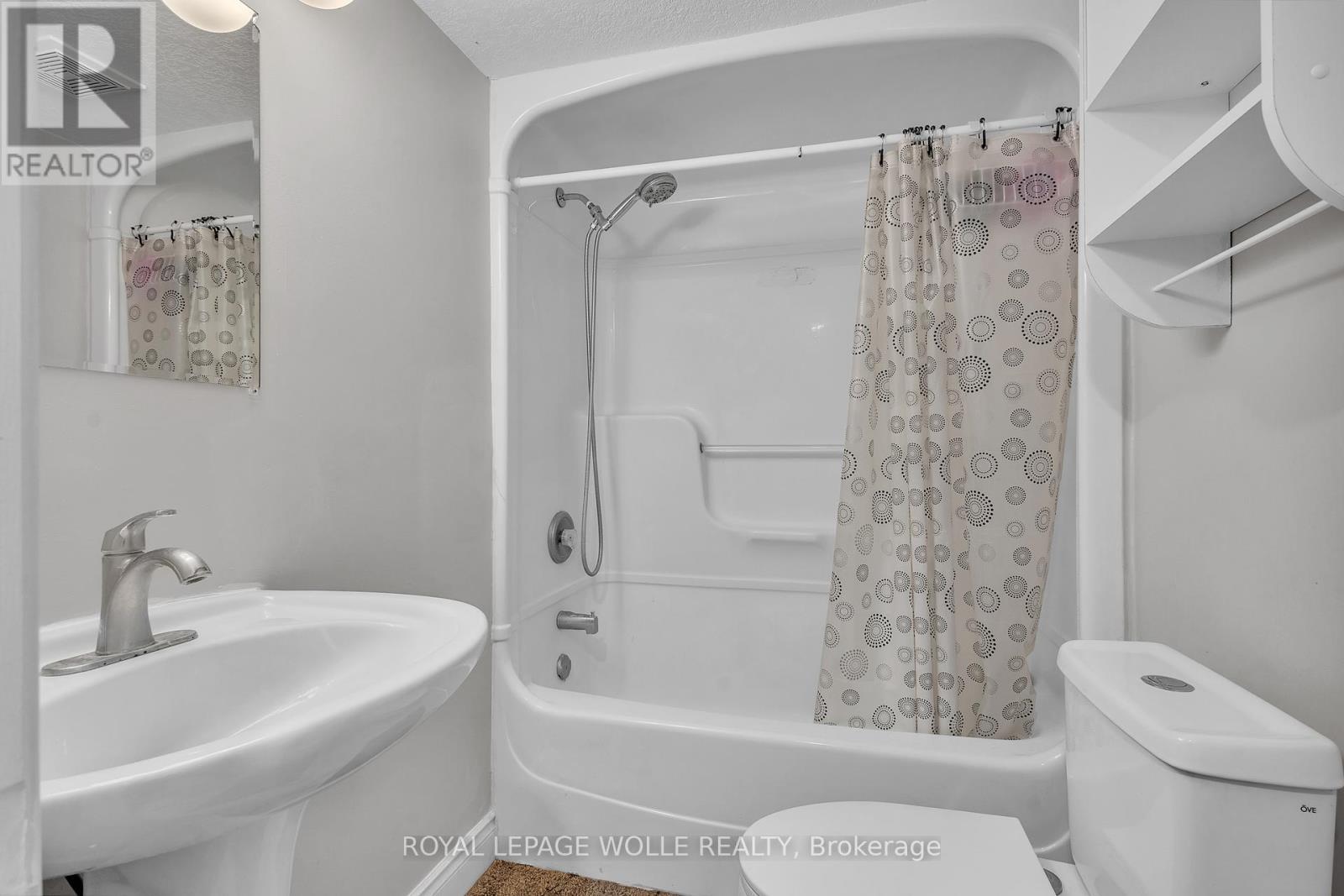 












50 INGE COURT

,
Kitchener,




Ontario
N2K3V7

