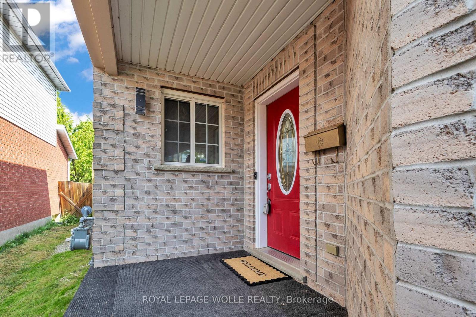 












50 INGE COURT

,
Kitchener,




Ontario
N2K3V7


