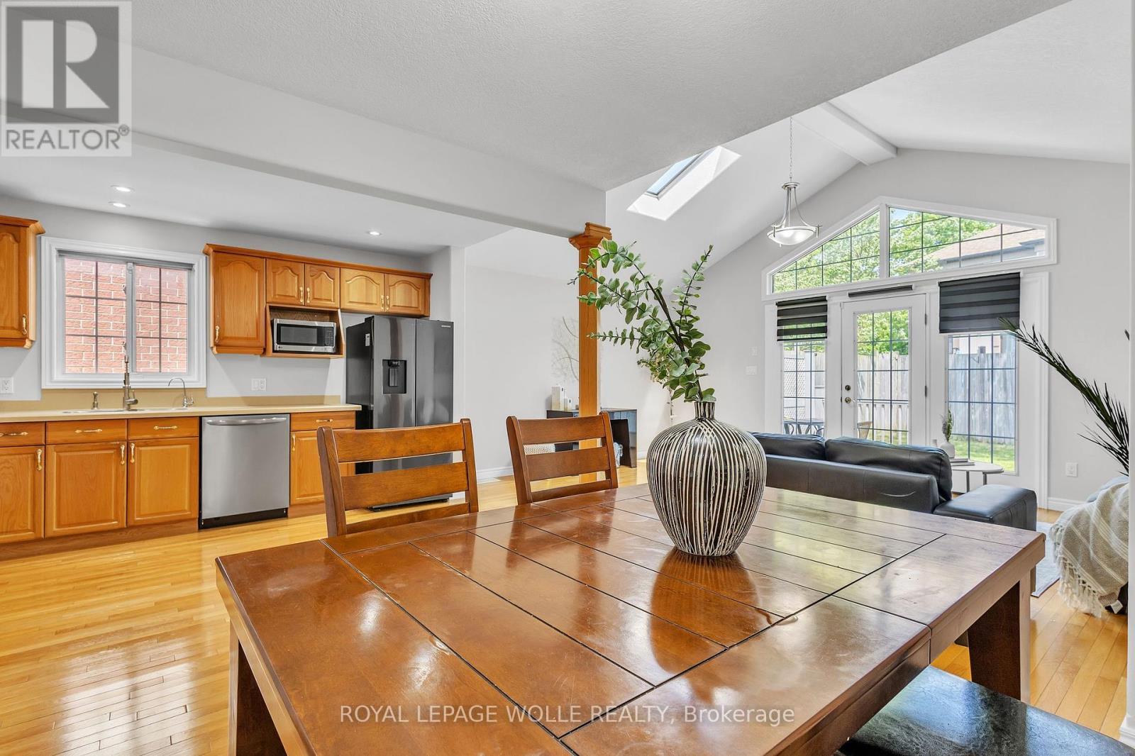 












50 INGE COURT

,
Kitchener,




Ontario
N2K3V7

