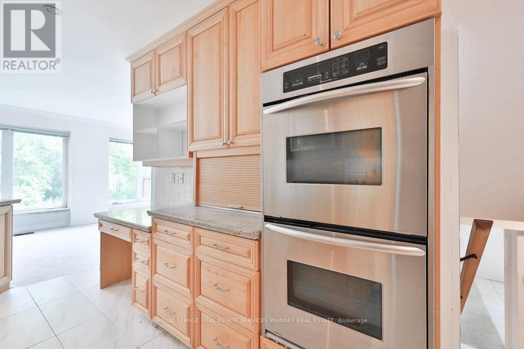 












1340 CONTOUR DRIVE

,
Mississauga,




Ontario
L5H1B2

