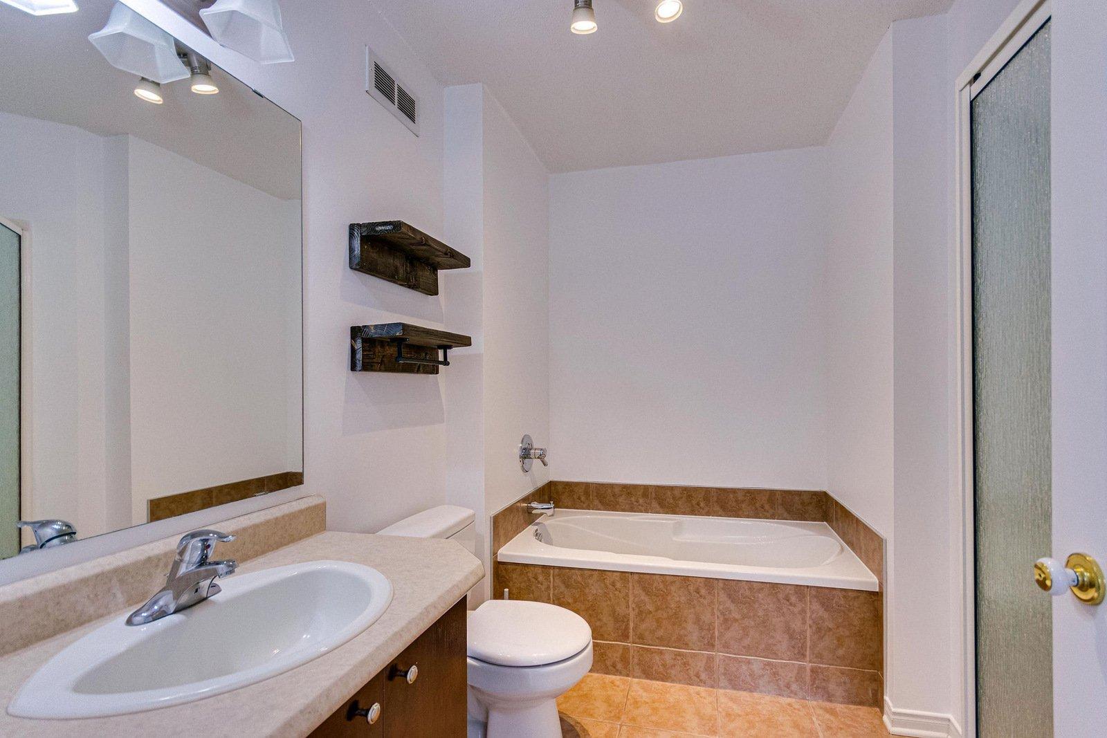 









43


Rue de la Laiterie

,
Gatineau (Aylmer),




QC
J9J0E3

