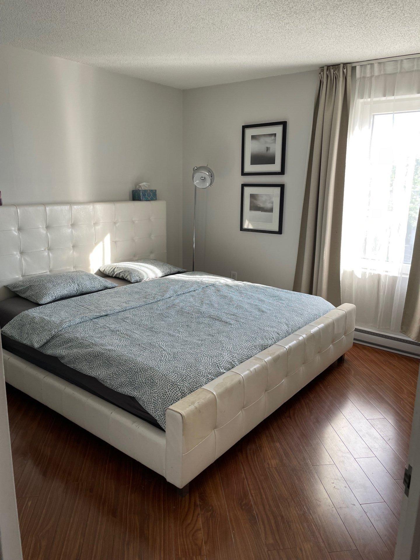 









2330


Rue Ward

,
Montréal (Saint-Laurent),




QC
H4M2V6

