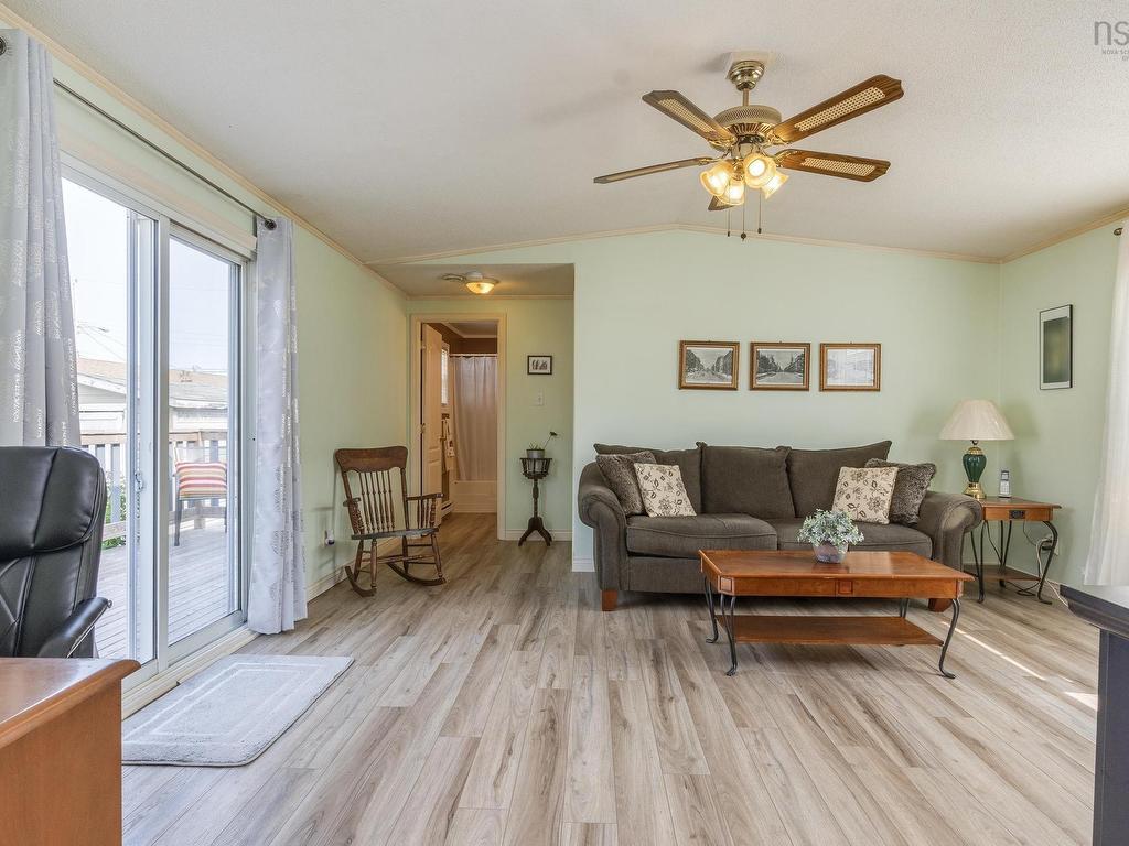 












63 That Street

,
Porters Lake,




NS
B3E 1H3


