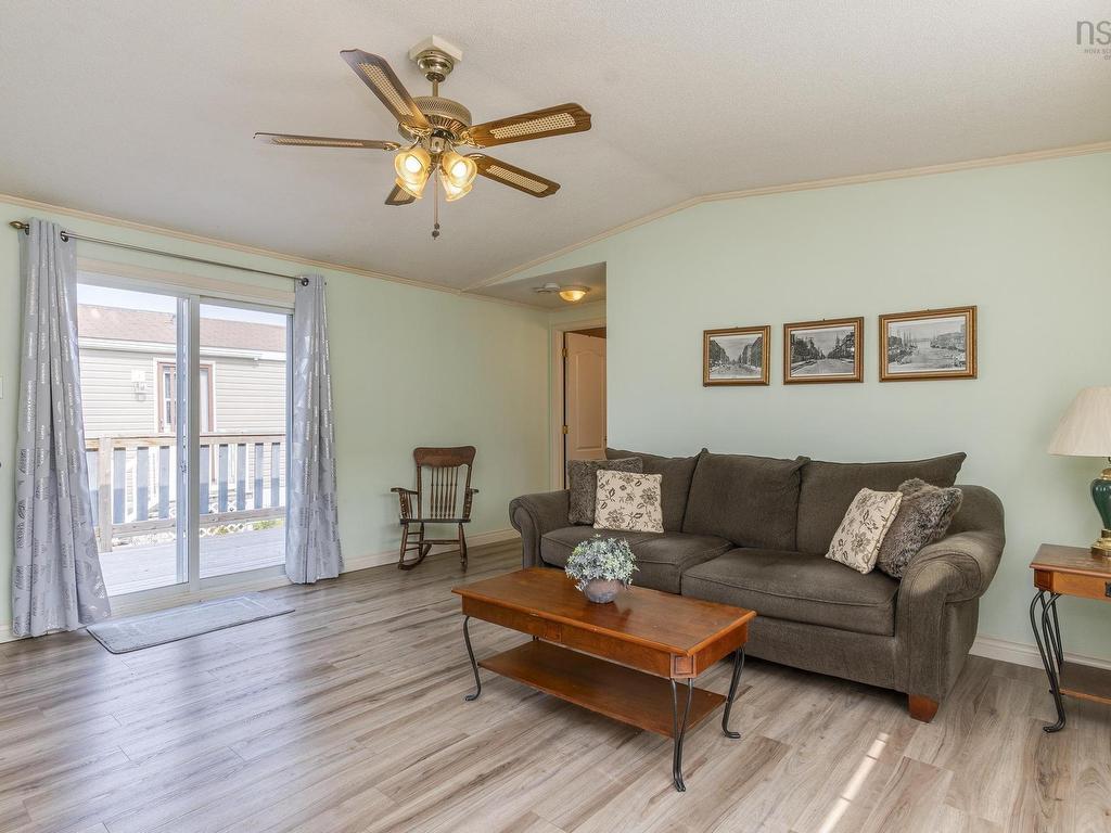 












63 That Street

,
Porters Lake,




NS
B3E 1H3

