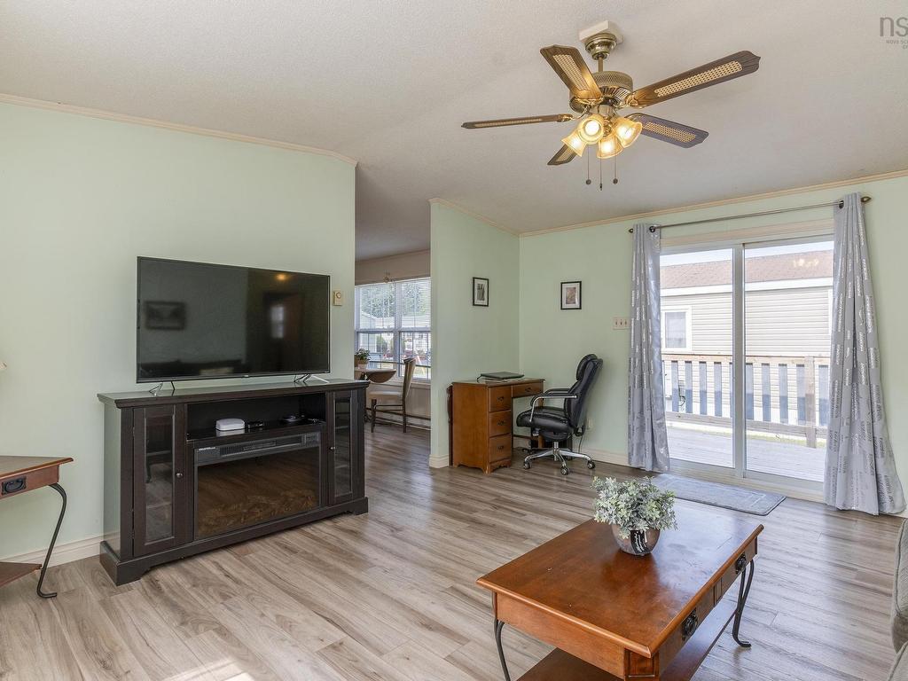 












63 That Street

,
Porters Lake,




NS
B3E 1H3

