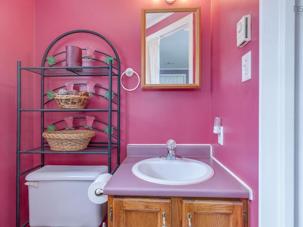 












63 That Street

,
Porters Lake,




NS
B3E 1H3

