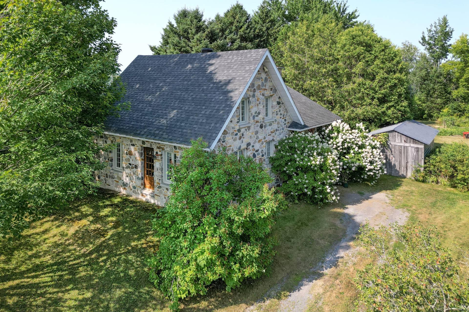 









1280


Rg des Dussault

,
Saint-Alexandre,




QC
J0J1S0

