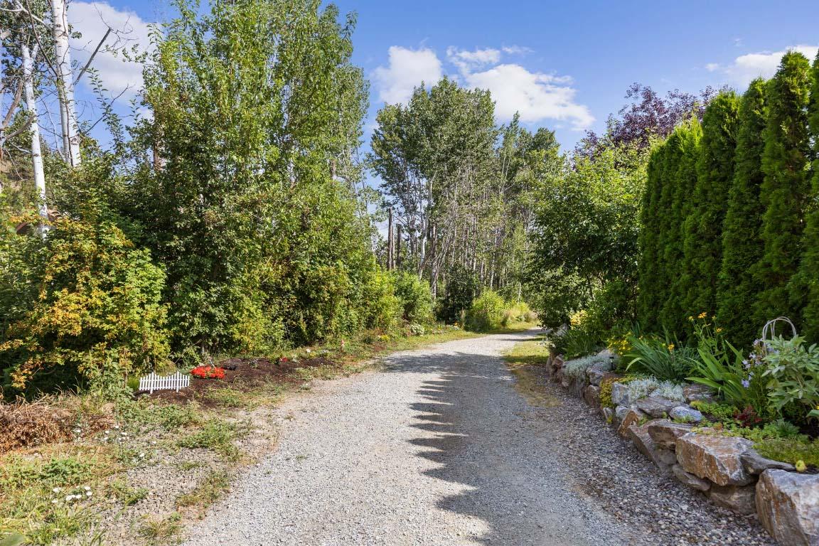 









1835


Nancee Way

Court, 45,
West Kelowna,




BC
V1Z 4C1


