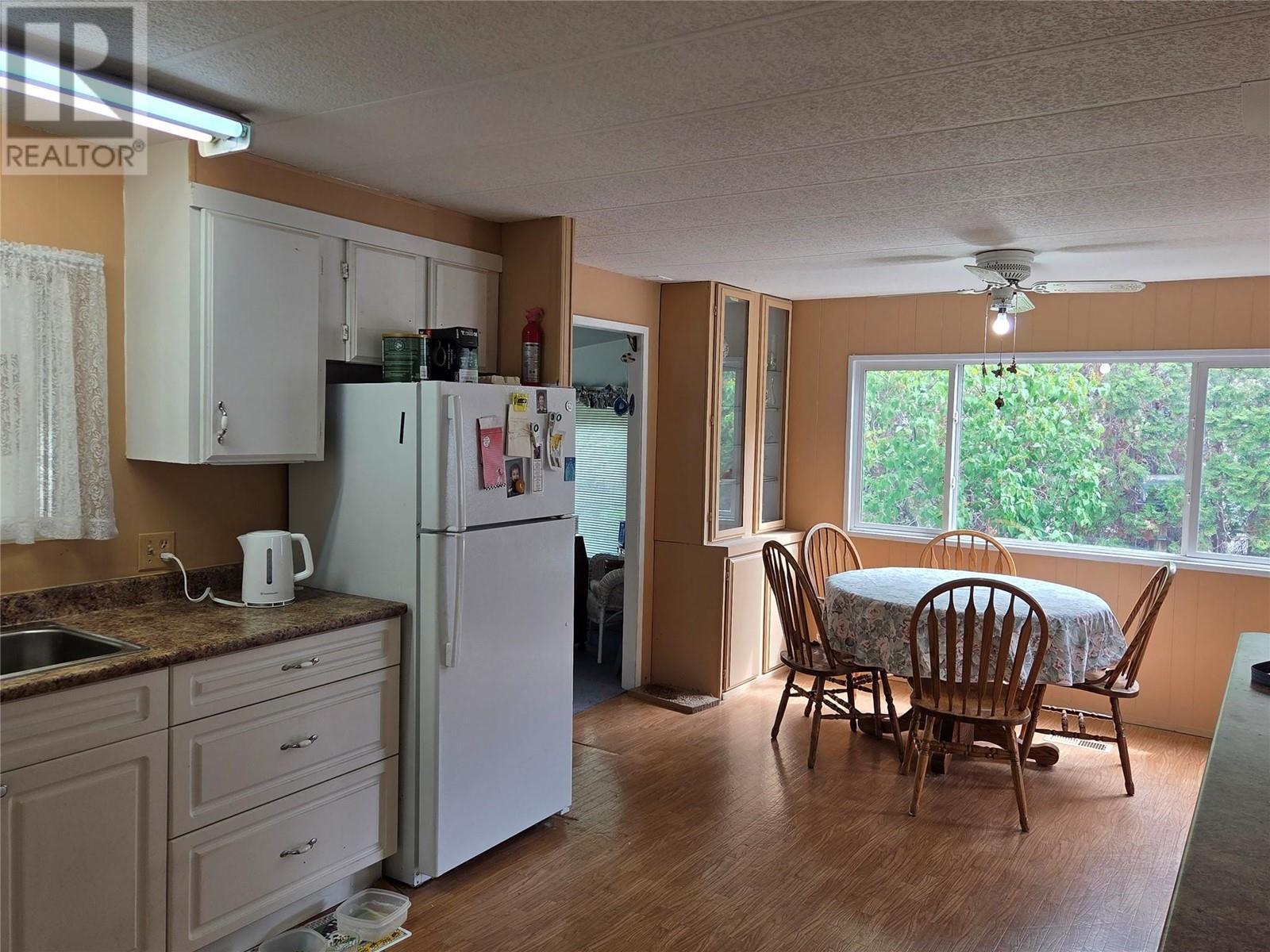 












405 Vandelinde Drive

,
Keremeos,




British Columbia
V0X1N2

