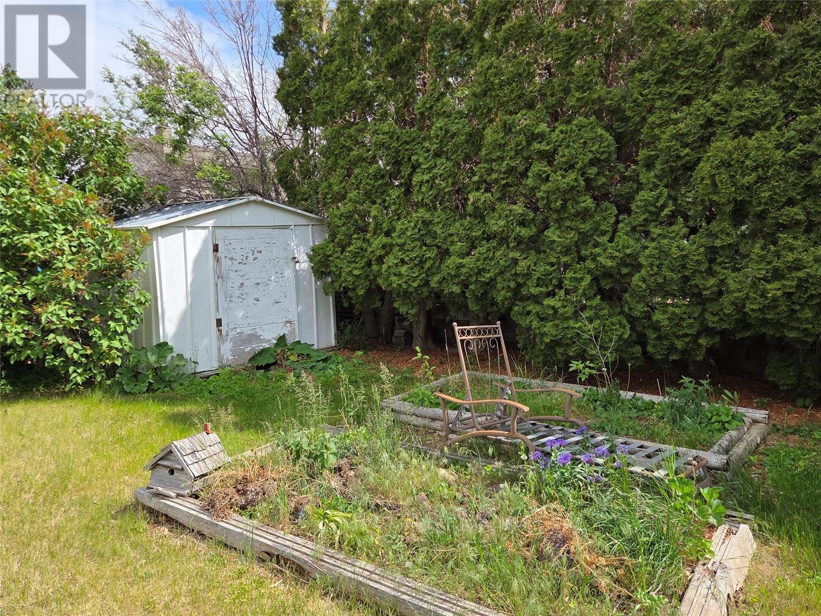 












405 Vandelinde Drive

,
Keremeos,




British Columbia
V0X1N2

